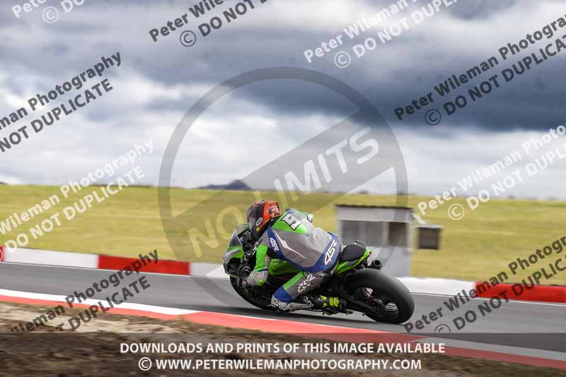 cadwell no limits trackday;cadwell park;cadwell park photographs;cadwell trackday photographs;enduro digital images;event digital images;eventdigitalimages;navarra;no limits trackdays;peter wileman photography;racing digital images;trackday digital images;trackday photos